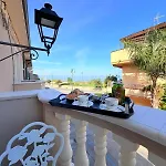 La Romantique And Tropea Gasthof *