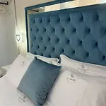 Gasthof La Romantique And Tropea *