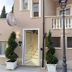 La Romantique And Tropea Guest house