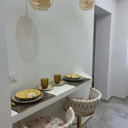 La Romantique And Tropea