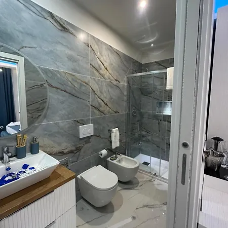 La Romantique And Tropea Parghelia