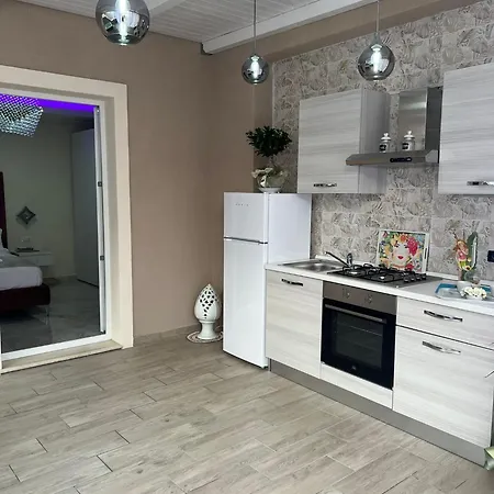 La Romantique And Tropea Parghelia