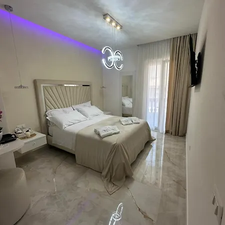 La Romantique And Tropea * 파르겔리아