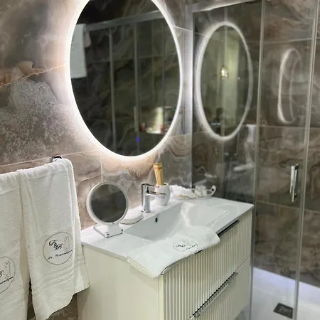 La Romantique And Tropea