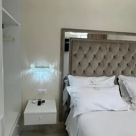 La Romantique And Tropea