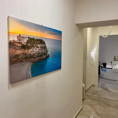 La Romantique And Tropea Parghelia