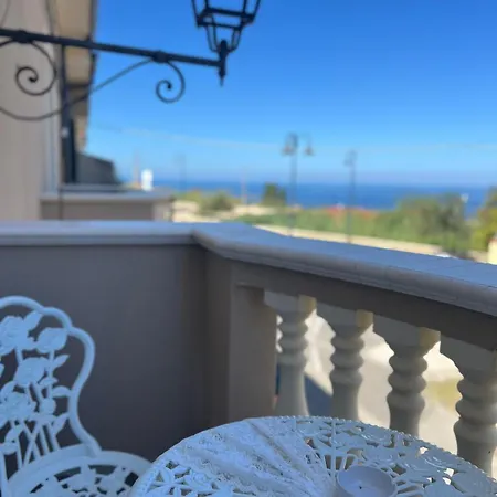 La Romantique And Tropea *