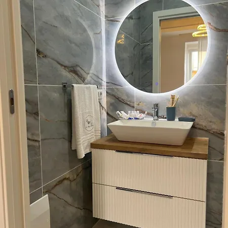 La Romantique And Tropea * 파르겔리아