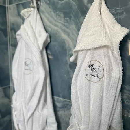 La Romantique And Tropea Vendégház