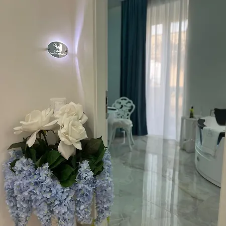 La Romantique And Tropea Gasthuis *