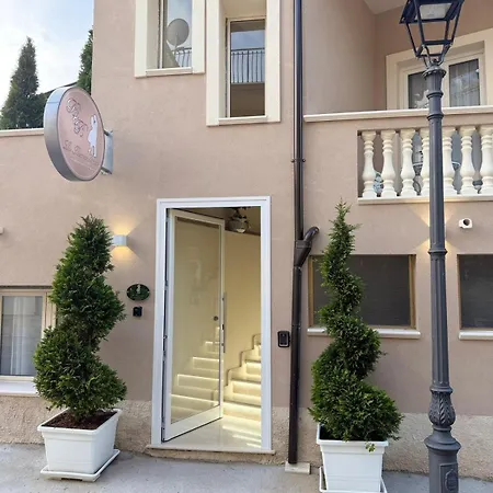 La Romantique And Tropea Gasthof