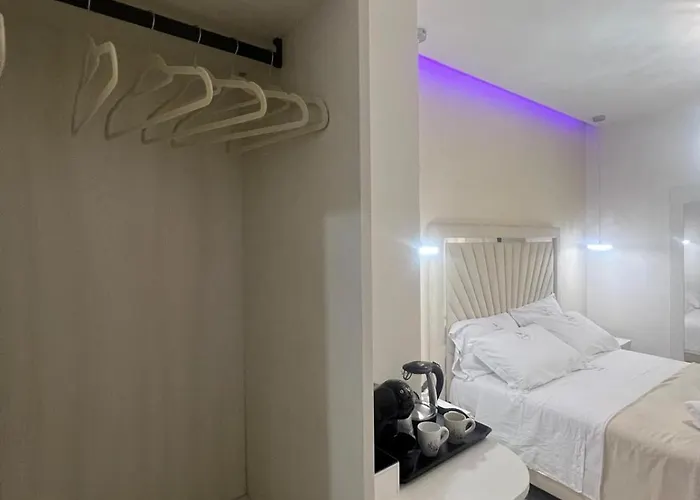 La Romantique And Tropea Gasthuis *