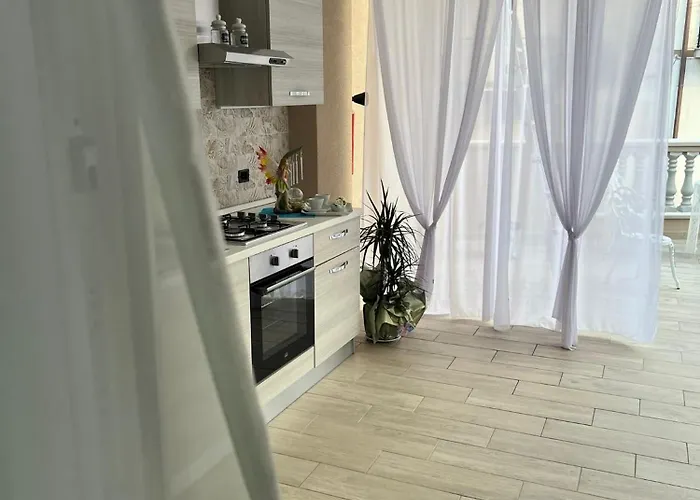 La Romantique And Tropea *