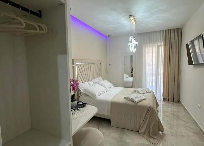 La Romantique And Tropea Gasthuis *