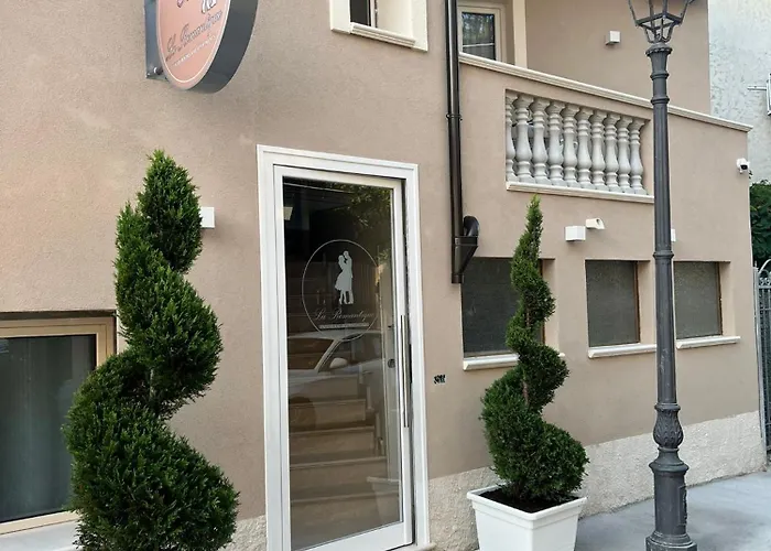 La Romantique And Tropea *