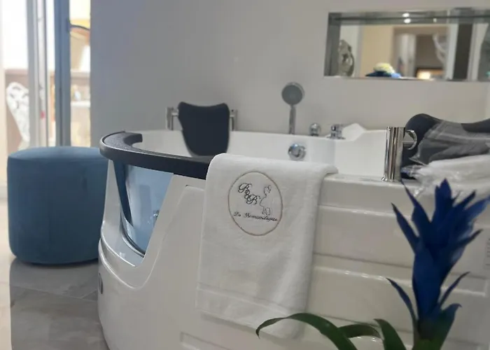 La Romantique And Tropea