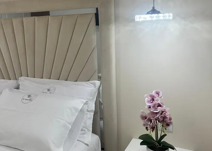 La Romantique And Tropea *