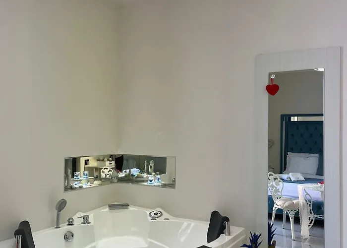 La Romantique And Tropea