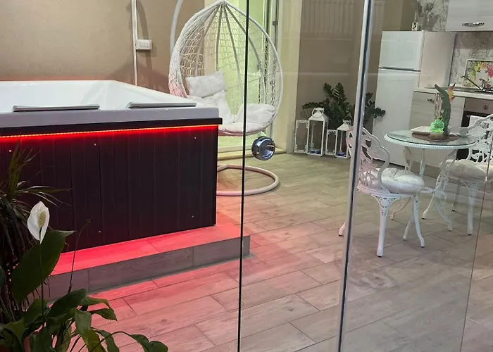 La Romantique And Tropea Parghelia